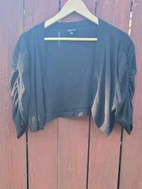 Torrid Black Cropped Open-Front Shrug Cardigan with Ruched Sleeves 3XL